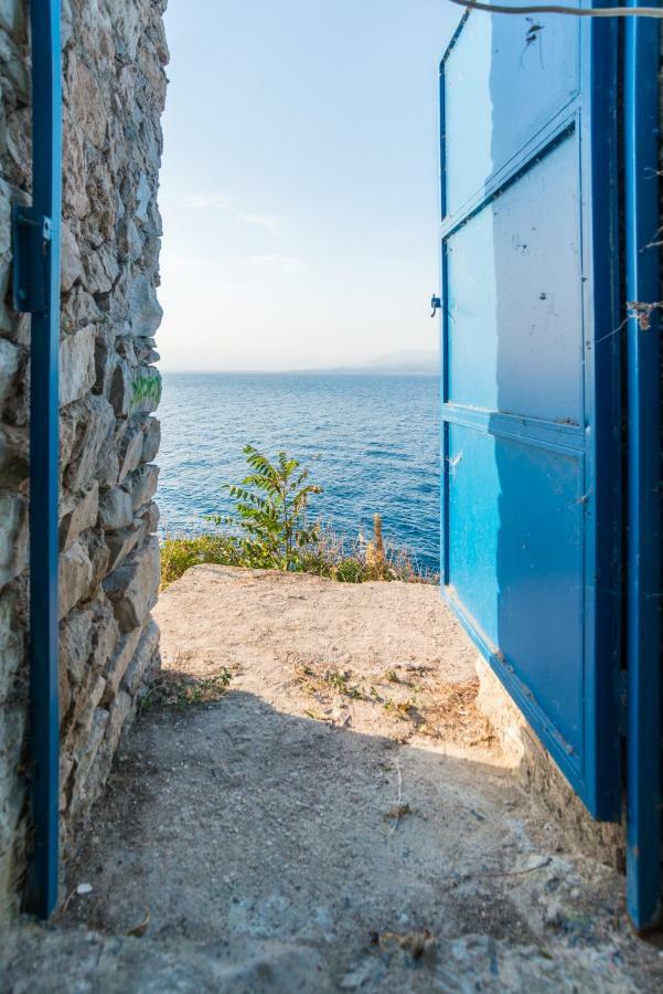 Epipleon Suites Agioi Apostoloi  Exteriör bild