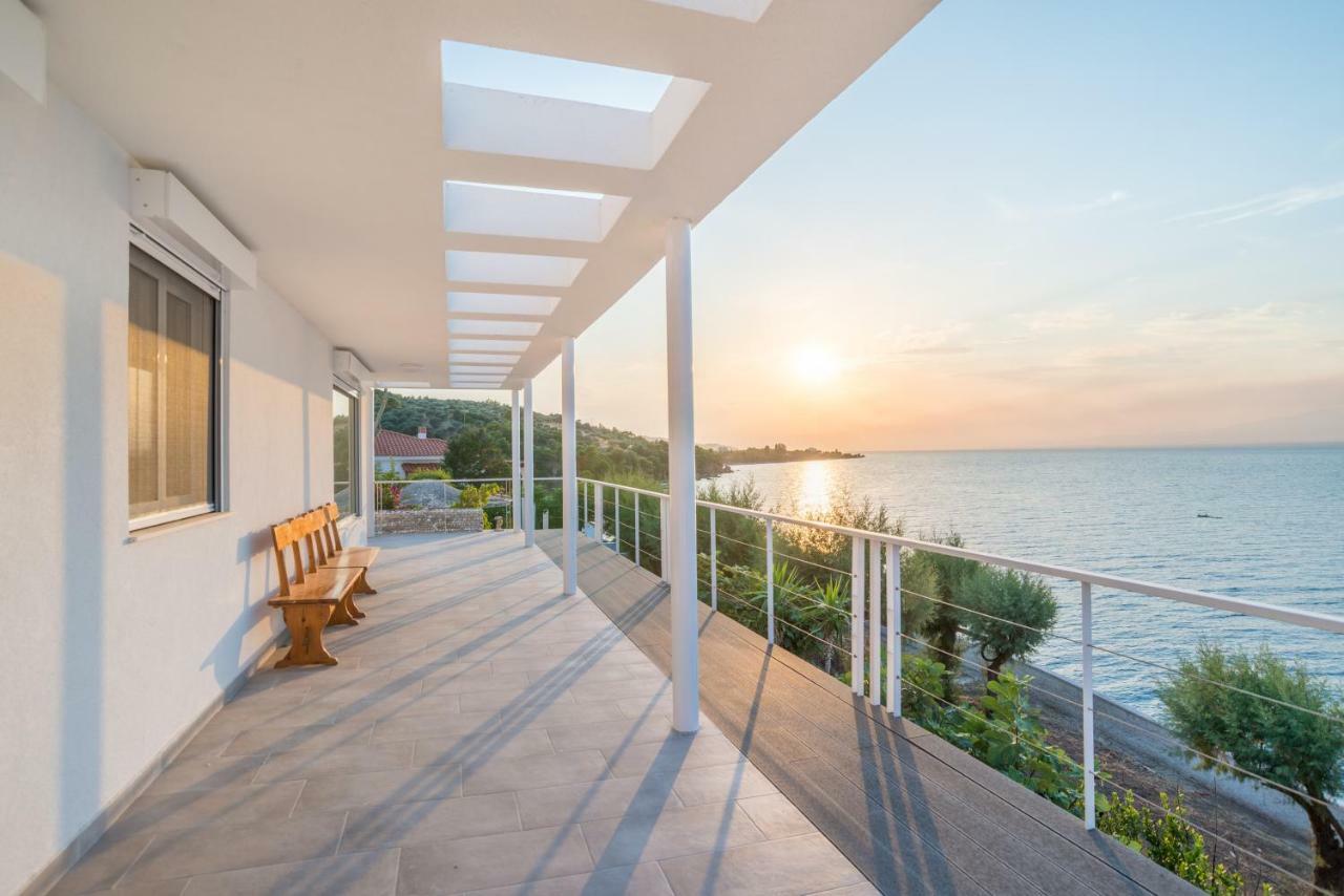 Epipleon Suites Agioi Apostoloi  Exteriör bild