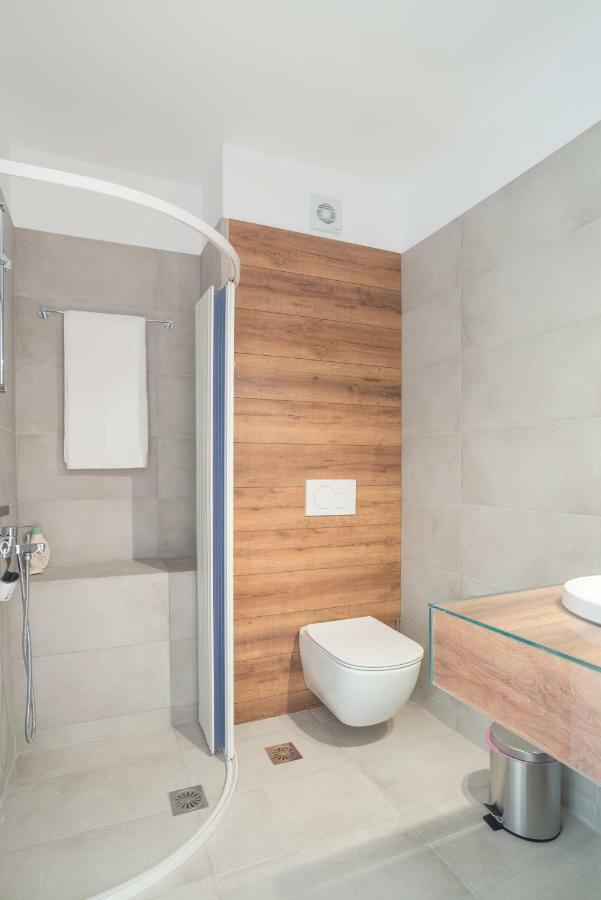 Epipleon Suites Agioi Apostoloi  Exteriör bild